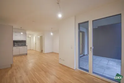 Schöne 3-Zimmer-Wohnung mit Loggia nahe U1