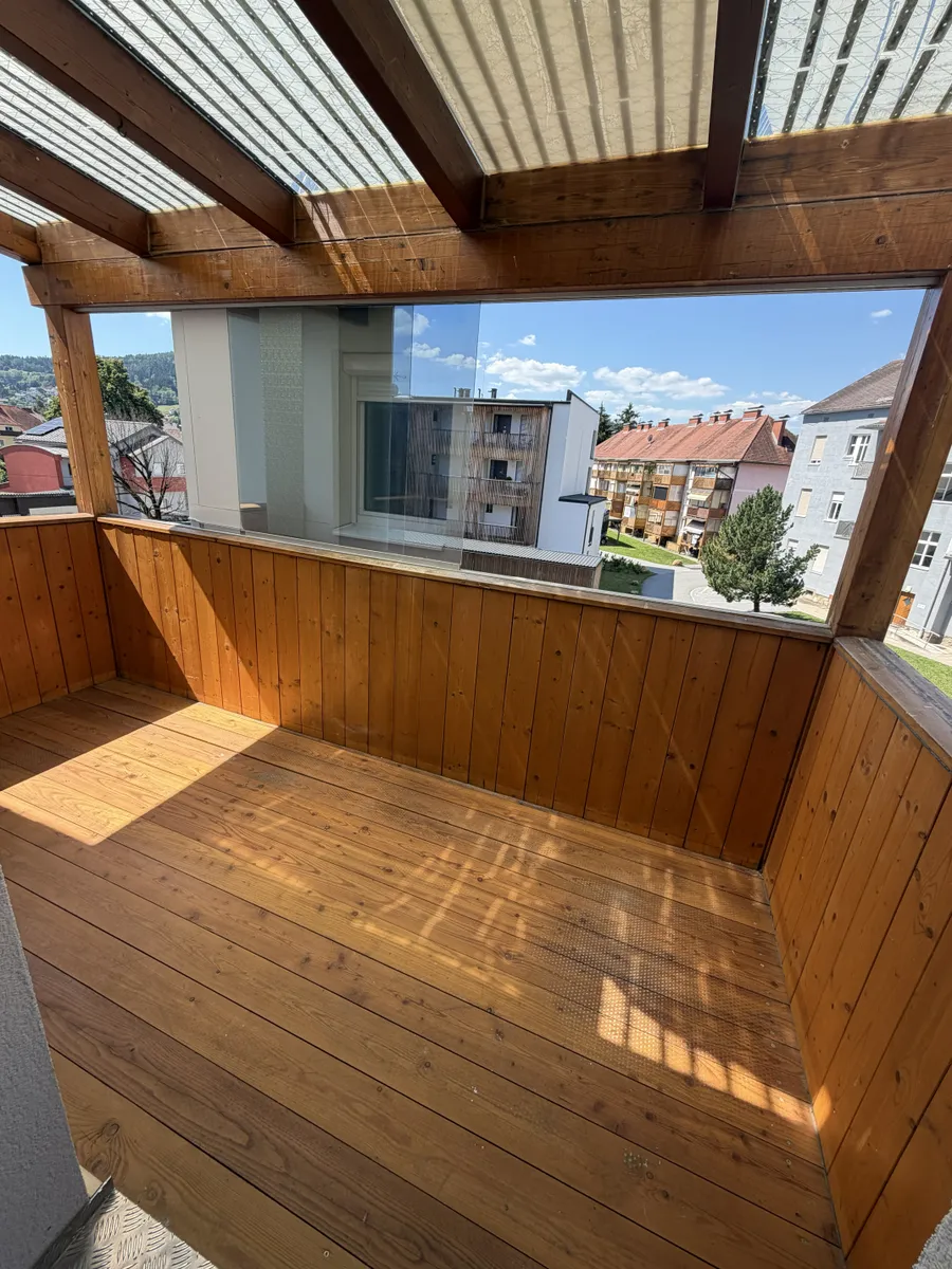 Großzügige 4 Zimmerwohnung, zentral gelegen in der Arnsteinstraße! Küche & Balkon! - Ansicht 2