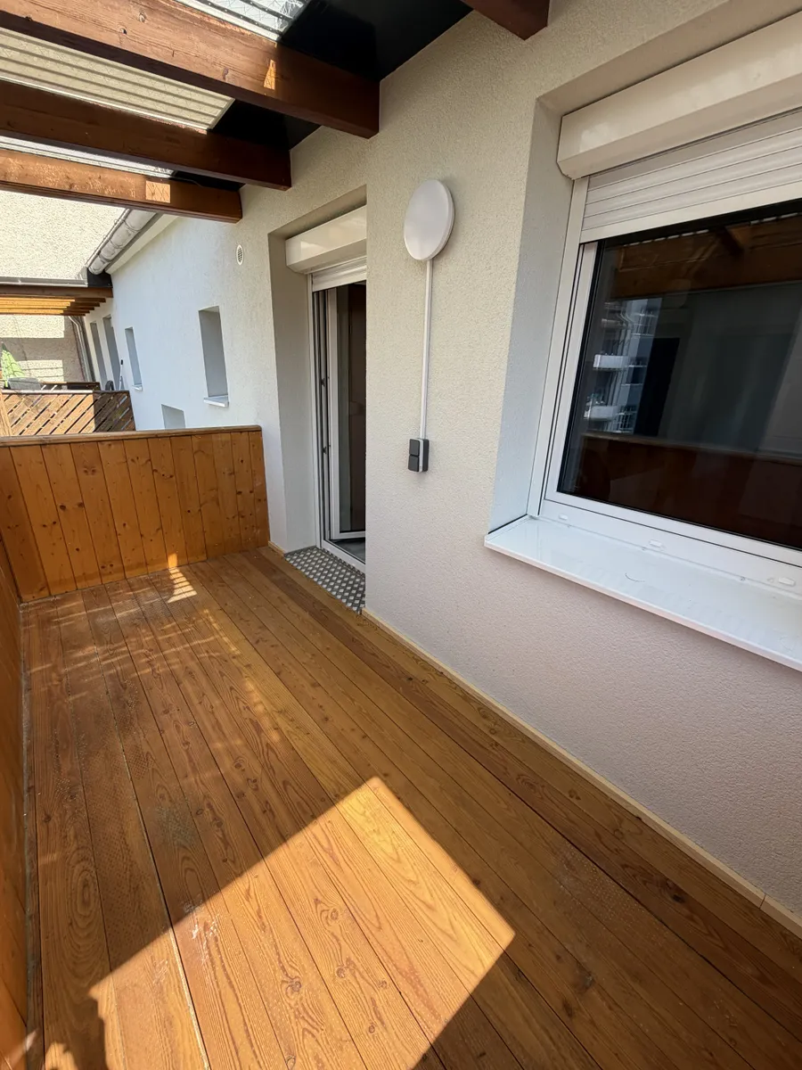 Großzügige 4 Zimmerwohnung, zentral gelegen in der Arnsteinstraße! Küche & Balkon! - Ansicht 3