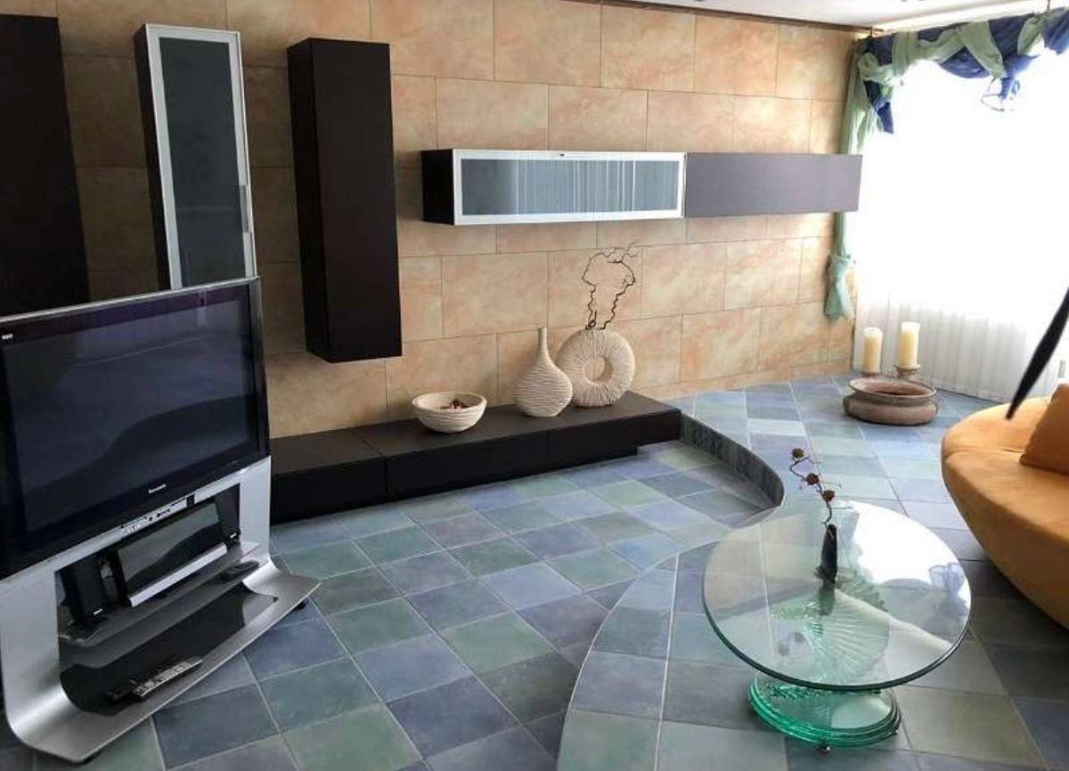 Großzügige 4-Zimmer-Wohnung in guter Lage mit Tiefgaragenstellplatz *Norikum* - Ansicht 2