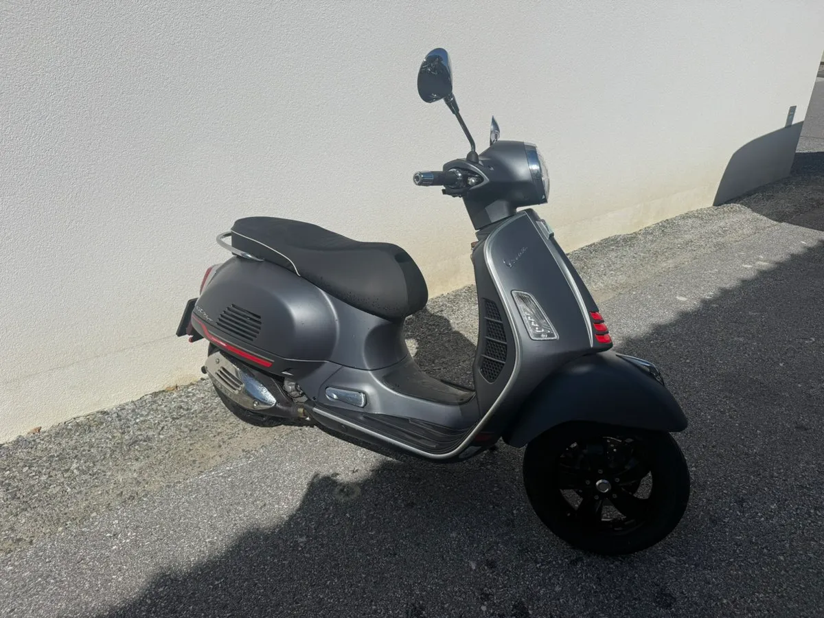 Vespa GTS