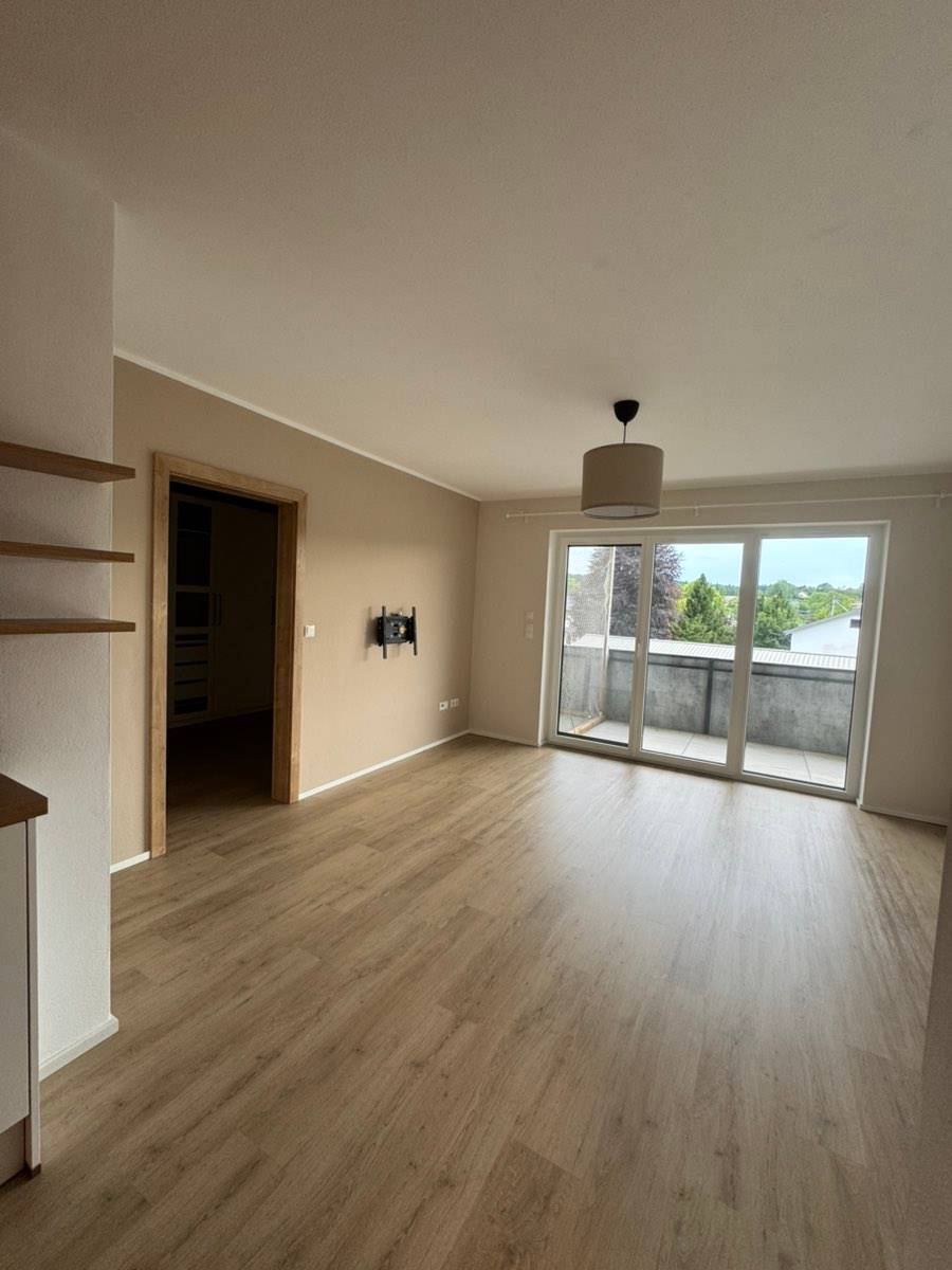 Neuwertige 3-Zimmer Wohnung mit Balkon & Garage, Mattighofen
