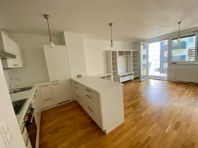 Zentrale Lage beim HAUPTBAHNHOF / helle moderne 2-Zimmer Wohnung / BALKON / 4. OG – Bild 2