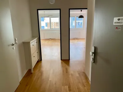 Zentrale Lage beim HAUPTBAHNHOF / helle moderne 2-Zimmer Wohnung / BALKON / 4. OG – Bild 3