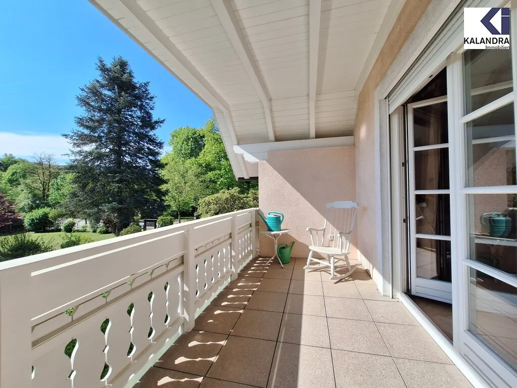 360 TOUR / Besonders charmante, gepflegte Einfamilienvilla in bester Lage von Krumpendorf am Wörthersee - Ansicht 3