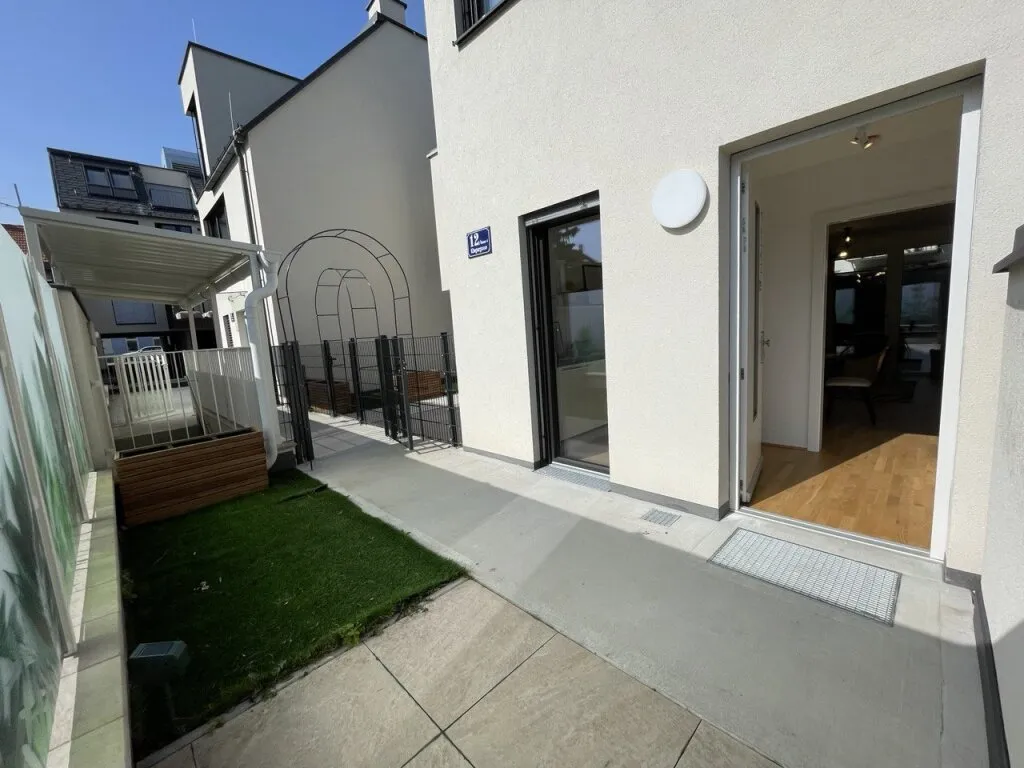 Mehr als eine Wohnung: modernes Townhouse mit eigenem Garten & Hausgefühl im Projekt KLUGARTOWN! – pohled 3