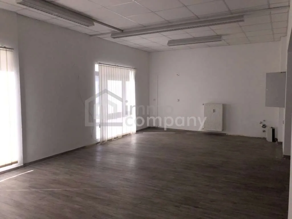 Ausgefallenes Geschäftslokal in Jennersdorf mit ca. 62 m² Fläche - Vista 3