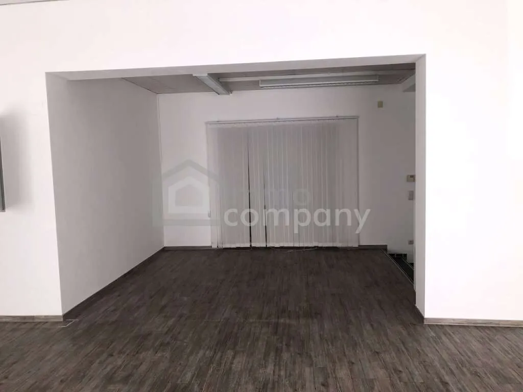 Ausgefallenes Geschäftslokal in Jennersdorf mit ca. 62 m² Fläche - Vista 2