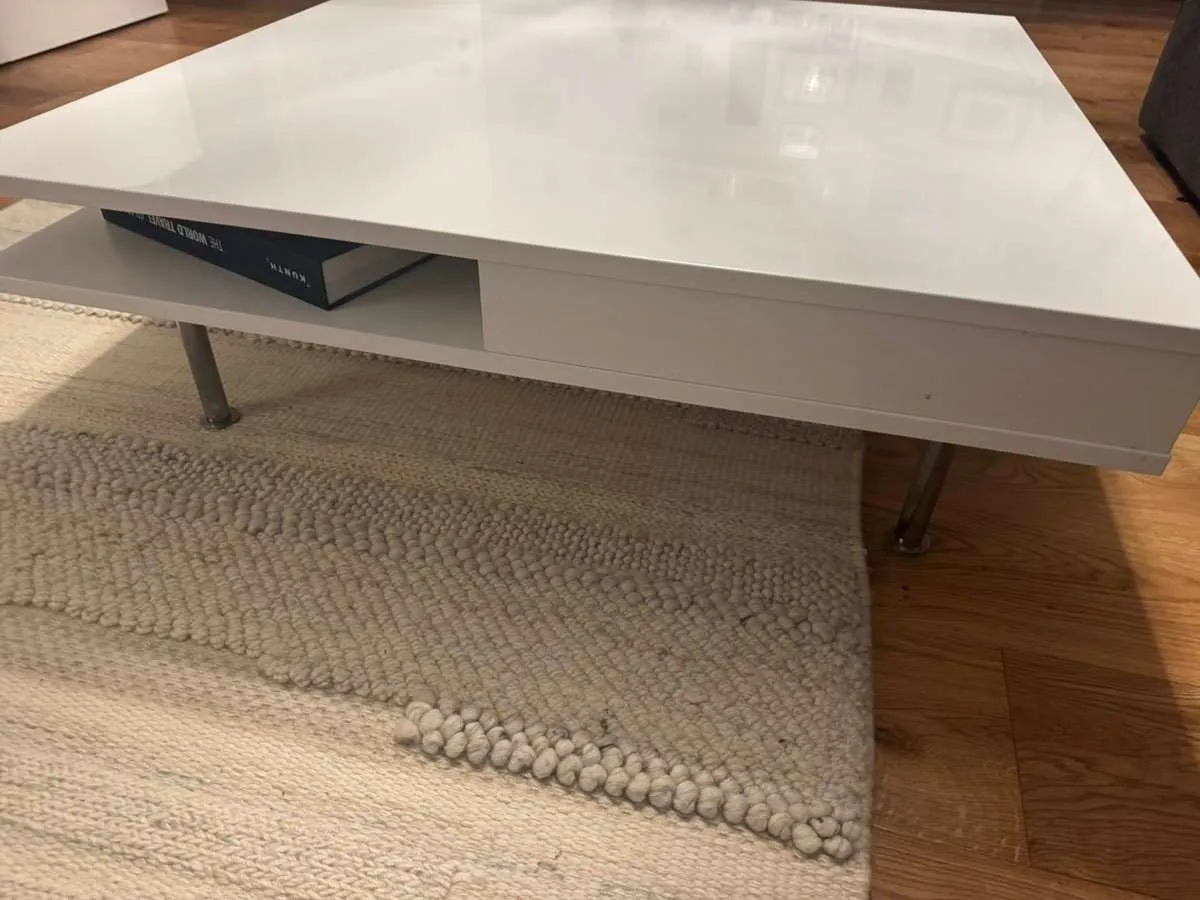 IKEA Tofteryd Couchtisch, Hochglanz-Weiß, € 45,- (1120 Wien)