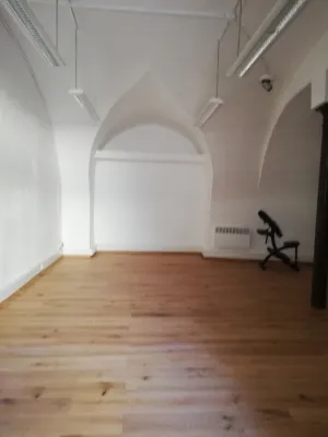 2-Zimmer-Gewerbeimmobilie mieten in Wiener Neustadt – 84 m², € 1.200 – Bild 2 von 9