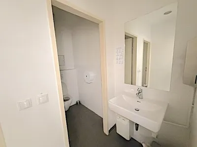 1-Zimmer-Gewerbeimmobilie mieten in Wien – 129 m², € 1.500 – Bild 5 von 10