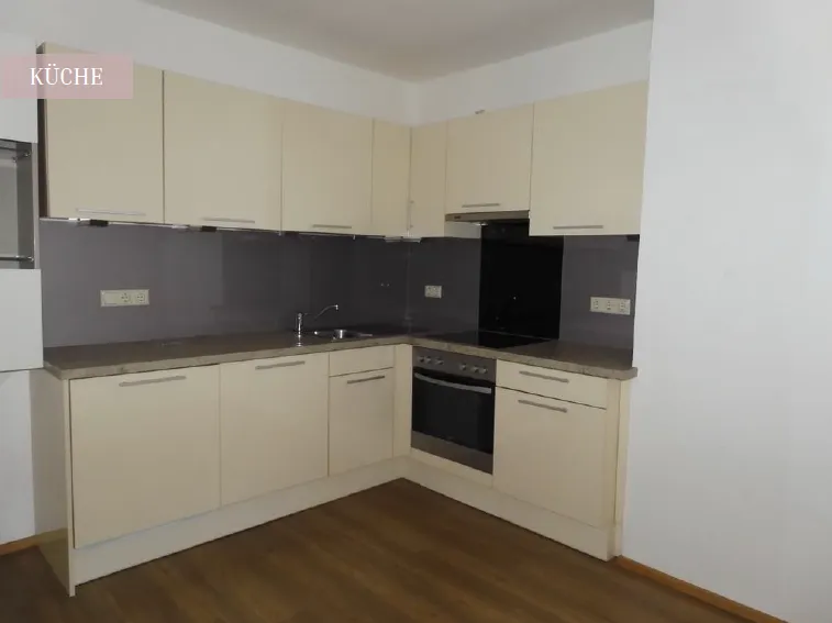 Sonnendurchflutete 3-Zimmer-Dachgeschosswohnung im Zentrum von St. Johann im Pongau - Ansicht 2