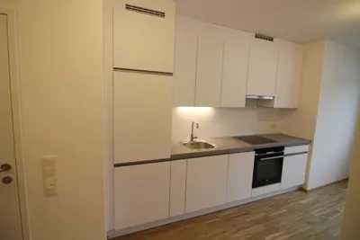 Gartenseitige entzückende 2-Zimmer-Wohnung mit BALKON! – Bild 2