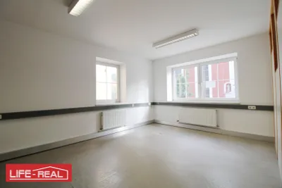 7-Zimmer-Gewerbeimmobilie mieten in Ried im Innkreis – 175 m², € 1.566