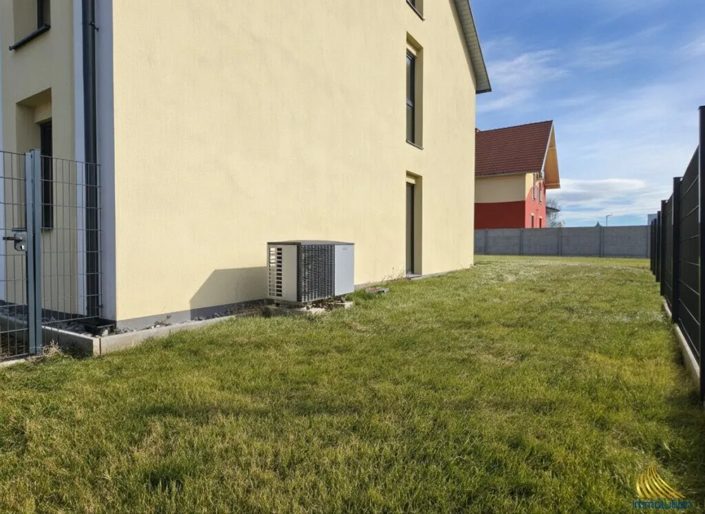 Modernes Eckreihenhaus - großer Garten - Süd-West-Ausrichtung - 5 Zimmer - 2 Stellplätze - Ansicht 3