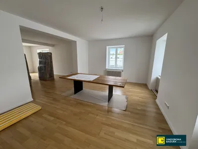 6-Zimmer-Wohnung kaufen in Baden – 178 m², € 450.000
