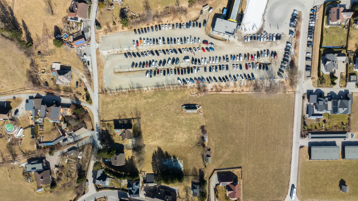 Touristisches Grundstück in Bestlage direkt an der Talstation mit Ski-In/Ski-Out - Ansicht 2