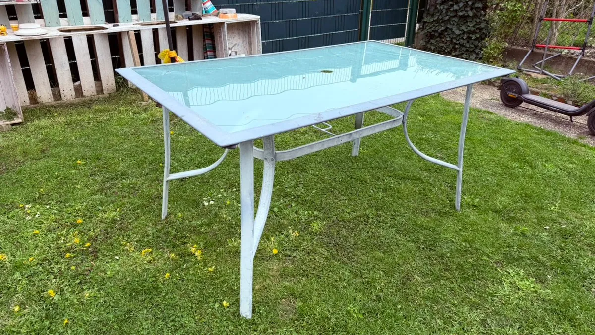 Gartentisch Glastisch, € 0,- (1020 Wien)