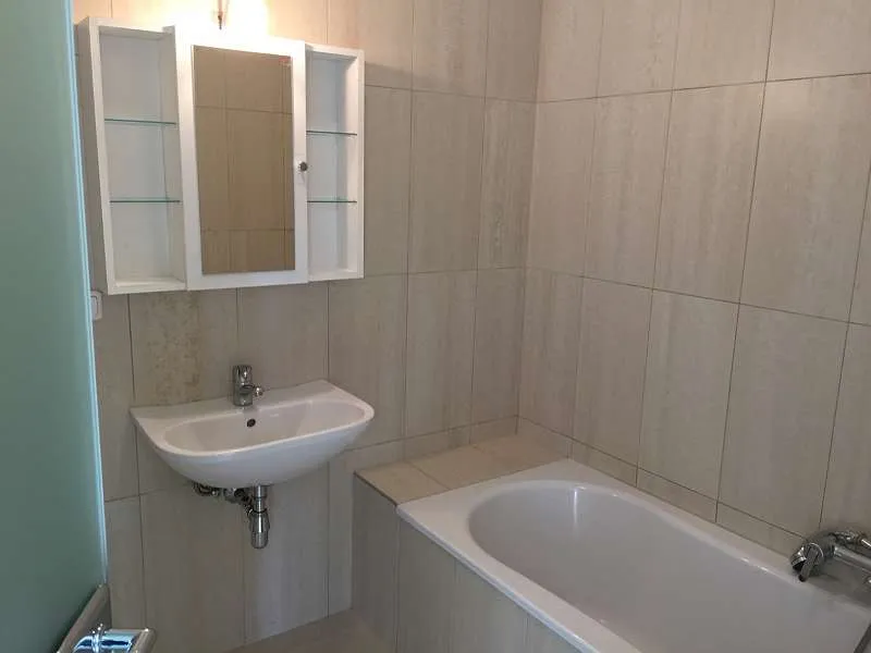 ruhige, sonnige Wohnung im grünen Innenhof - Ansicht 3