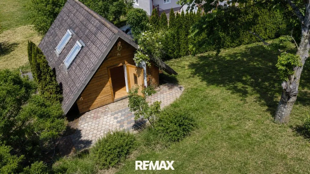 Ein Anwesen voller Möglichkeiten Haus mit zwei Wohneinheiten, eine flexibel als Wohn- oder Wirtschaftsgebäude nutzbar, dazu ein Kellerstöckl sowie weitläufige Wiesen- und Ackerflächen – pohled 2