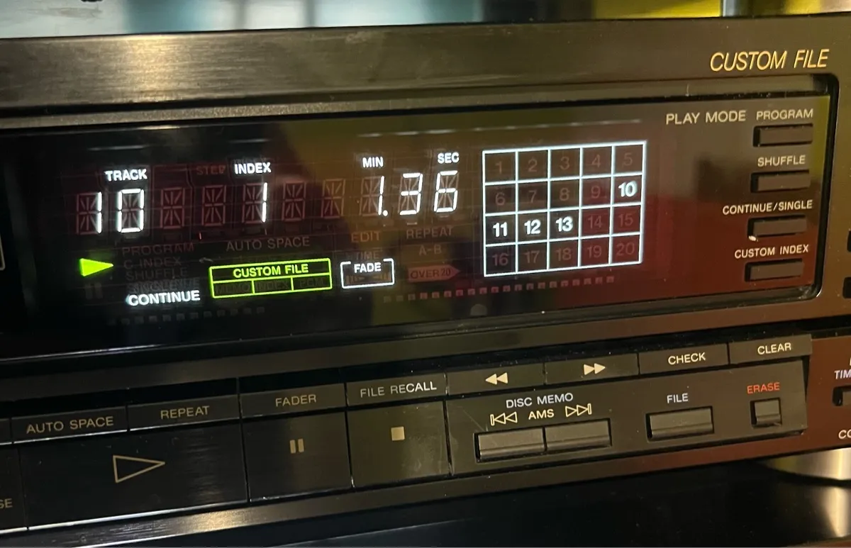 【美品】SONY CDP-228ESD ソニー CDデッキ Used Sony CDP-228ESD CD players for Sale | HifiShark.com