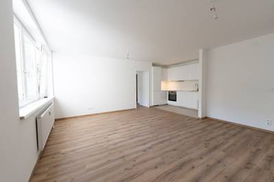 Erstbezug nach Sanierung: 2-Zimmer-Wohnung mit Garage und Parkett in 1120 Wien zu mieten! – Bild 3