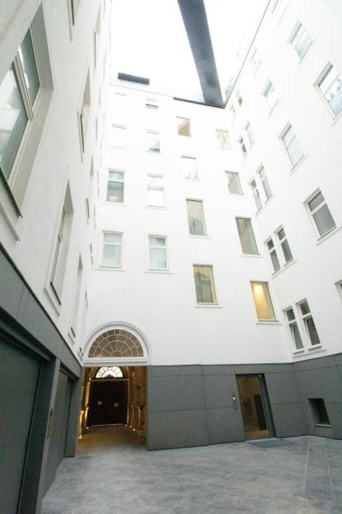 Bürofläche in generalsaniertem, prachtvollem Althaus Nähe Servitenviertel & Lycée - Ansicht 3