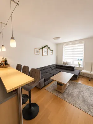 TOP-LAGE NAHE U6 ( AKH ) LICHTDURCHFLUTETE, STILVOLLE 2-ZIMMER-WOHNUNG IM 18. BEZIRK