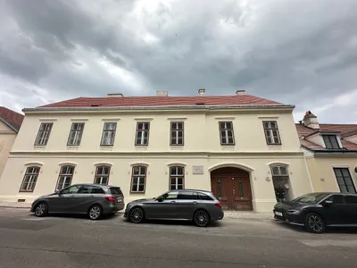 Gewerbeimmobilie mieten in Wien – 600 m², € 10