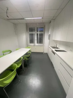 5-Zimmer-Gewerbeimmobilie mieten in Sankt Pölten – 220 m², € 8 – Bild 9 von 24