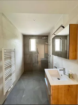Sanierte und möblierte Wohnung - Nähe FH Campus/ direkt U1 Neulaa