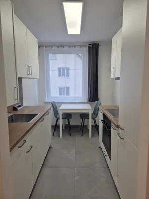 Sanierte und komplett möblierte Wohnung - Nähe FH Campus/ direkt U1 Neulaa – Bild 3