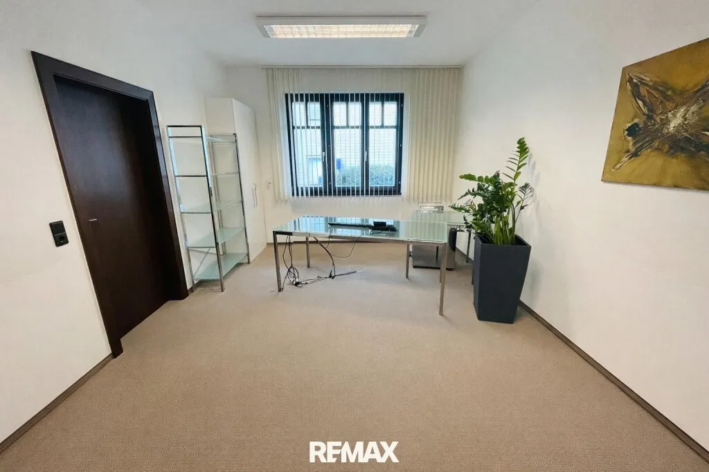 Attraktives Büro in zentraler Lage mit hoher Frequenz und bester Erreichbarkeit - Widok 3