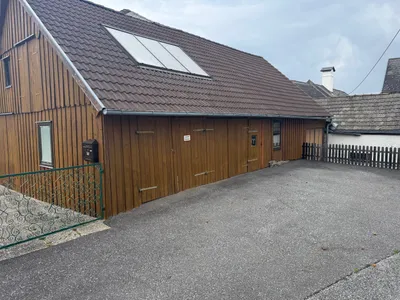 Haus kaufen in Zwettl – 150 m², € 200.000 – Bild 1 von 17