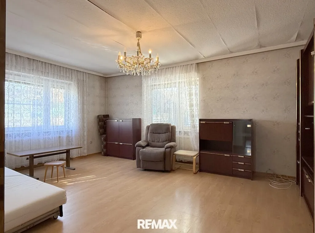Großzügiges Zweifamilienhaus mit viel Potenzial auf 660 m² Grundstück! - Widok 3