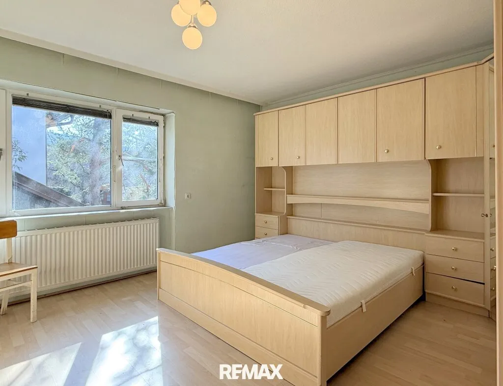 Großzügiges Zweifamilienhaus mit viel Potenzial auf 660 m² Grundstück! - Widok 2