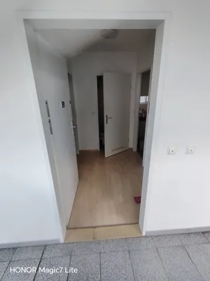 2. - Zimmer- Wohnung inklusive eigenem Garagenplatz! – Bild 2