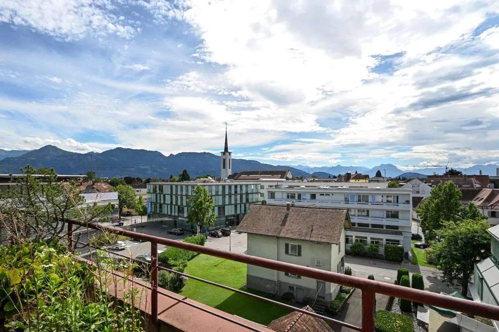 Großzügige Dachgeschosswohnung mit zwei Terrassen – pohled 2