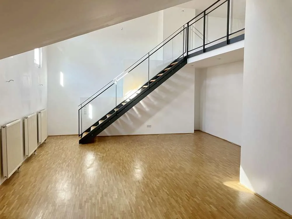 Individuelle Galerie-Wohnung in zentraler Stadtlage - Widok 2