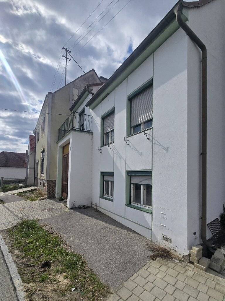 Einfamilienhaus mit vielen Möglichkeiten, sanierungsbedürftig! - Ansicht 2