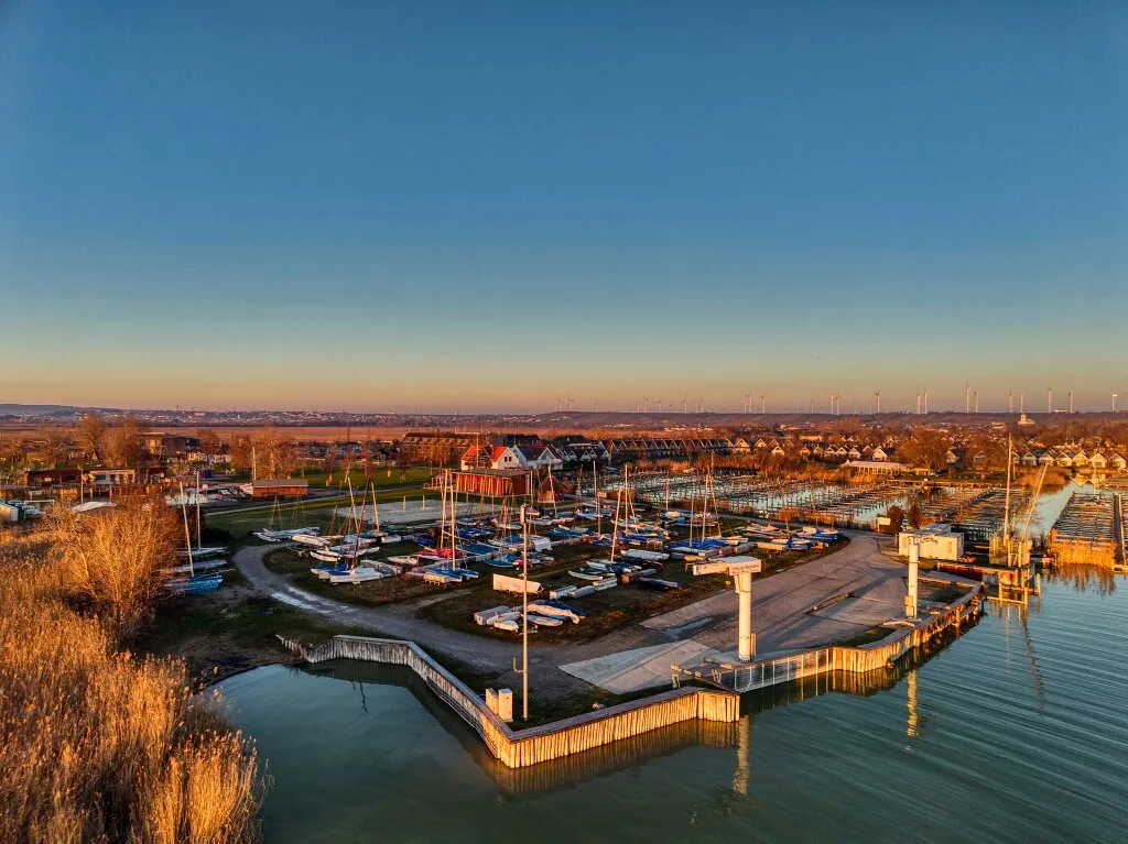 +++ INVESTORENOBJEKT AM NEUSIEDLER SEE - 4 APPARTEMENTS IN TOP-LAGE - IDEAL FÜR VERMIETUNG UND INVESTMENT nahe dem Kultlokal "das FRITZ" +++ - Ansicht 2