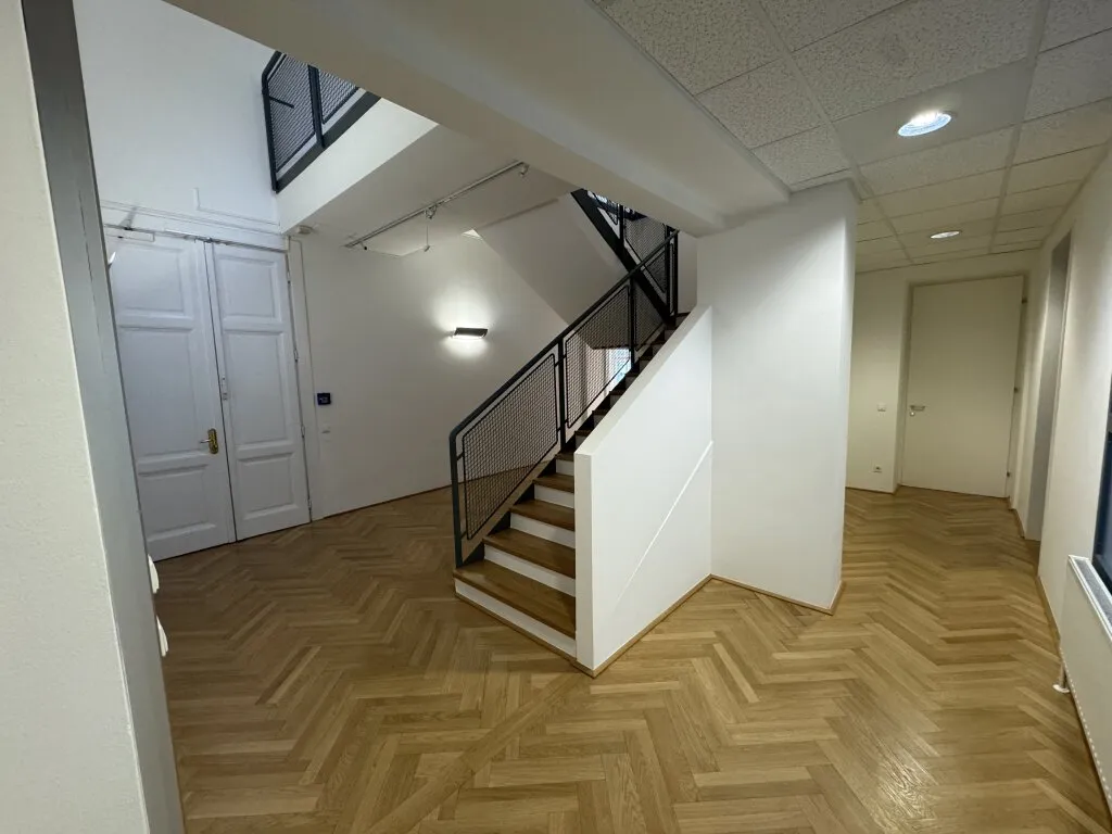 Bürofläche auf 2 Ebenen inkl. großzügigem Balkon | Klima | Rudolfsplatz – pohled 3
