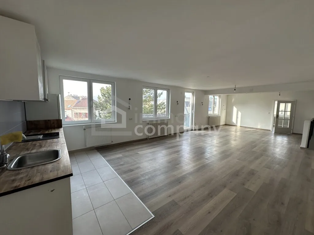Lichtdurchflutete 3-Zimmer-Wohnung mit 130 m² und Balkon in 1210 Wien - Ihr neues Zuhause wartet!, Wien