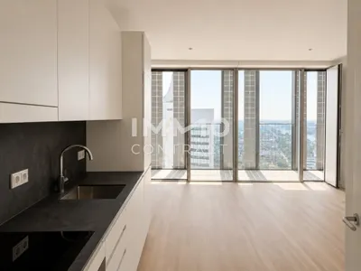 Skyline Studio East - 10 m² Loggia mit Weitblick DC2 Tower