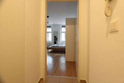 Kurzzeitvermietung! Charmante möblierte 1-Zimmer-Wohnung in zentraler Lage! – Bild 2