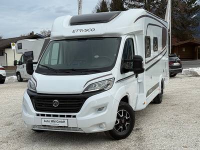 Teilintegriertes Wohnmobil Etrusco T6900DB für 4 Personen-Hubbet