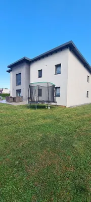 10-Zimmer-Gewerbeimmobilie kaufen in Braunau am Inn – 243 m², € 660.000 – Bild 2 von 11