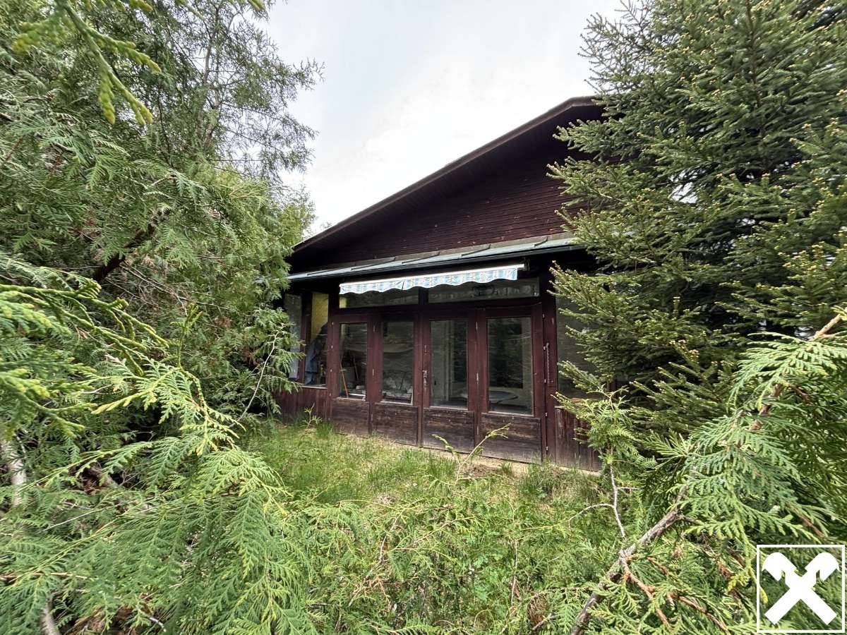 Grundstück mit Altbestand, ohne Bauverfplichtung - Widok 3