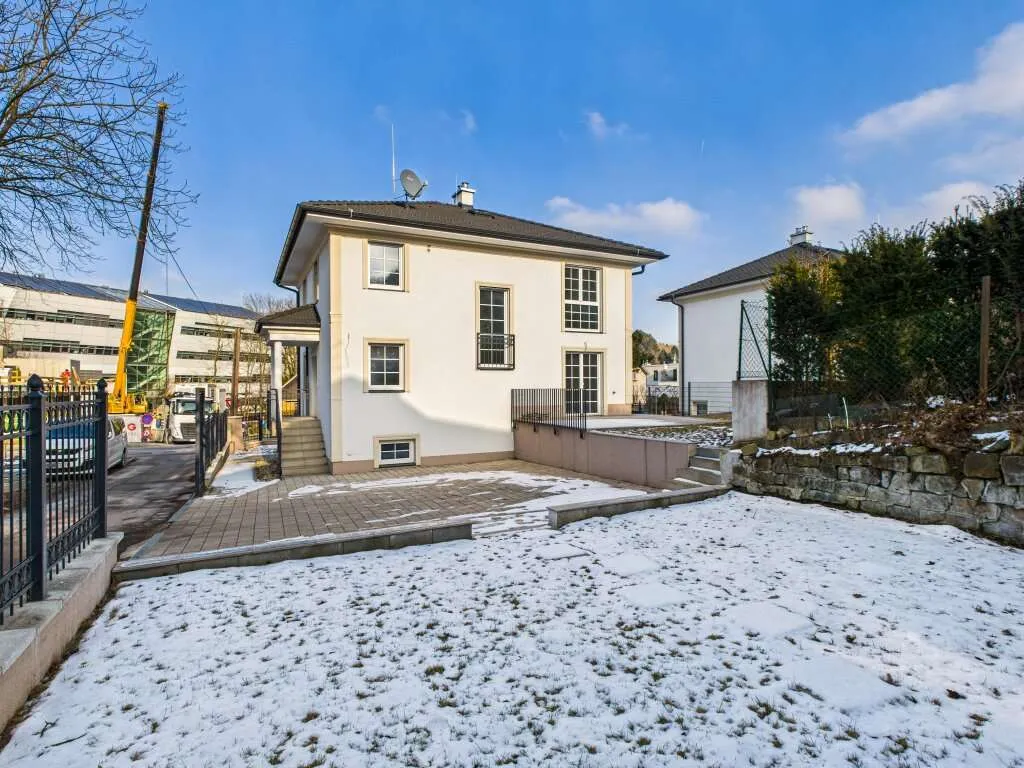 Haus kaufen in Kierling: Klassische Eleganz, 4 Zimmer & hochwertige Markenausstattung - Ansicht 3