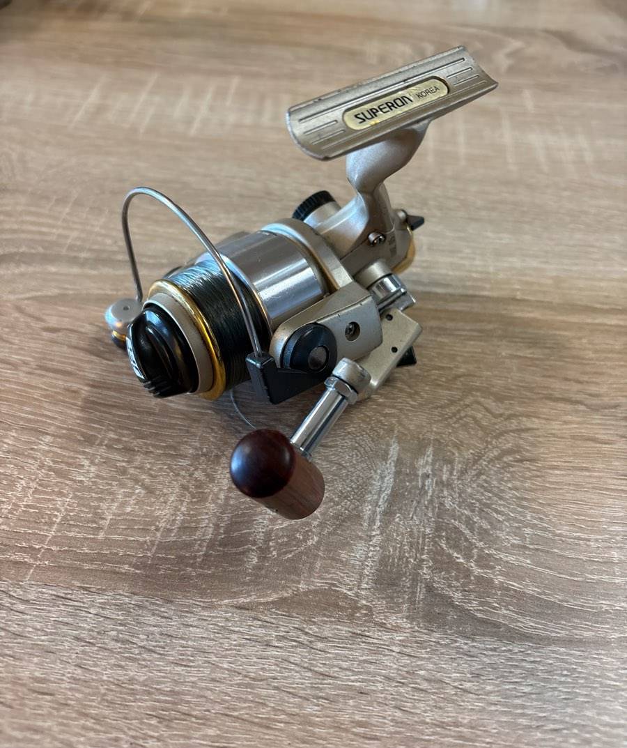 Angelrolle Rolle Superon mit Schnur 2 Stck freilaufrolle Fischen,  10,-  (1230 Wien) - willhaben